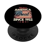 ¿Estás cumpliendo 70 años? Esta camiseta de 70 cumpleaños es para ti Esta camiseta es el atuendo perfecto para cualquier ocasión. Un bonito regalo de ropa Making America Great Since 1952 para hombres y mujeres, amigos y familiares. Si estás orgulloso, usa esta camisa de 70 cumpleaños.