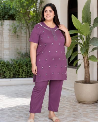 Image of In Love Women's Plus Size Printed Cotton Long-Line T-Shirt with Pocket | Cotton fabric - soft longline T-shirt with easy plus-size fit