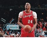 JAVONTE GREEN signed (CHICAGO BULLS) basketball 8X10 photo BECKETT BAS BJ36021 - Autographed NBA Photos
