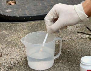 Amazon Co Jp アクアチェックａ 50枚入 簡易式アンモニア性窒素測定試験紙 産業 研究開発用品