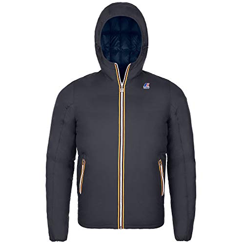 La giacca Jacques corta con cappuccio dalla linea slim si caratterizza per il design reversibile e contemporaneo che si adatta con disinvoltura ai look metropolitani e alle occasioni leisure