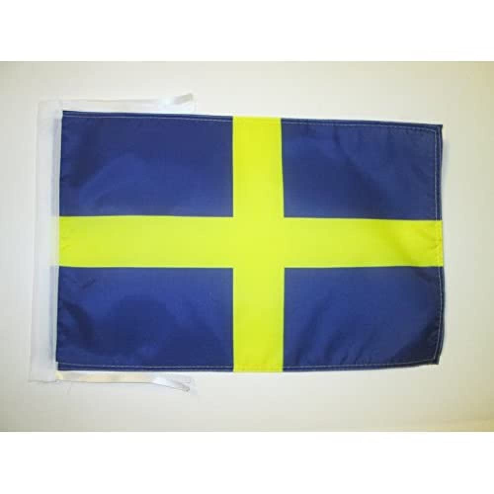 AZ FLAG, Verona Flag, 18'' x 12'', 100% Polyester Verona in Veneto Small Banner with Two Cords, Fade Resistant, Vivid Colors