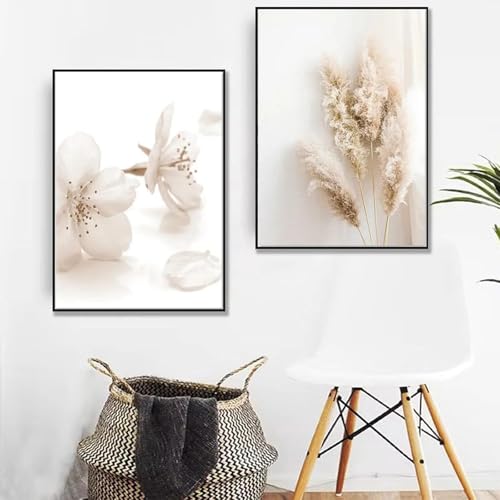 Fleurs séchées impression sur toile beige pour réchauffer un mur blanc