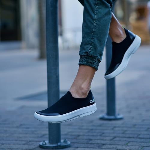 Image of OOFOS OOmg eeZee Low Recovery Shoe - Women's