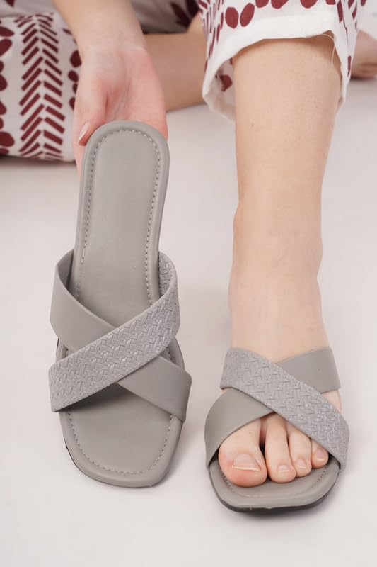 Stylish Flat Casual Flip Flops with Cushioned Footbed for Everyday Comfort(BZ_X_GREY_PT)-picture-13