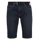 Diese Shorts sind mit einem Knopf und einer Fliege gesichert und verfügen über einen stilvollen, gewebten Pierre Cardin Web-Canvas-Gürtel mit Metallnieten. Die zwei dunkleren Farben - Schwarz und dunkles Indigo - sind im eleganten Stil mit einem schwarzen Gürtel versehen, während die Shorts mit mittlerer und leichter Waschung einen kontrastierenden Natur-Ecru-Gürtel haben.