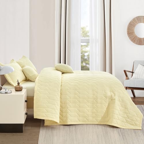 Image of Oversized Queen Bedspread, Geometric Diamond Stitched Quilt Set Queen, Lightweight Reversible Coverlet, Straight Edge - Soft Modern Look, 5 Piece, Ivory Yellow