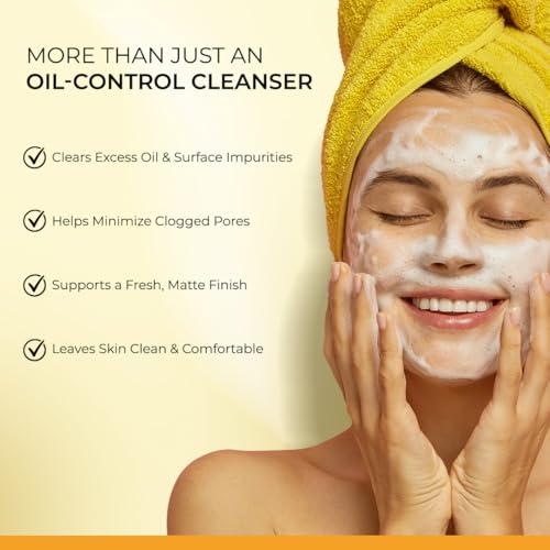 Image of UV Doux OC Face Cleanser for Oily & Acne-Prone Skin | With Encapsulated Salicylic Acid, Glycolic Acid & Sodium PCA | Unclogs Pores, Controls Oil & Improves Skin Texture | Dermatologist-Tested - 125ml