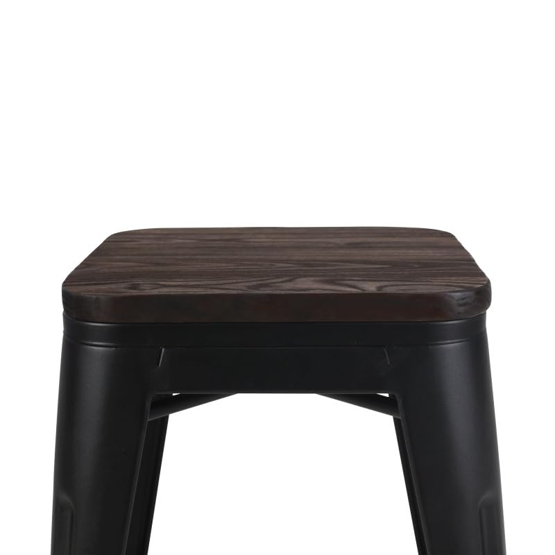 Kosmi - Juego de 4 taburetes de metal, color negro mate, estilo industrial y asiento de madera oscura, altura 46 cm
