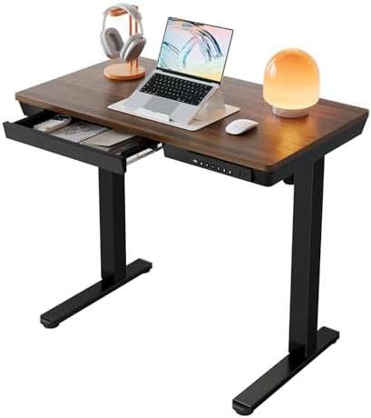 HUANUO Höhenverstellbarer Schreibtisch mit Schublade, 88x50 cm, Nussbaum | Ganze Tischplatte, USB-Ladeanschluss, 3 Speicherplätze, elektrisch höhenverstellbar, stabiler und leiser