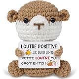 trophee peluche girafe 【Loutre Positive】Plongez dans l’univers doux et motivant de la Loutre Positive, votre petit allié de positivité au quotidien ! Vous recevrez une peluche en forme de loutre de 8 x 9,5 x 7,5 cm, avec l’inscription exclusive : LOUTRE POSITIVE JE SUIS UNE PETITE LOUTRE QUI CROIT EN TOI. L’inscription est solidement apposée et ne se détache pas, pour conserver son message d’espoir durablement !