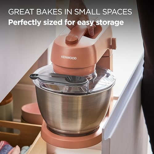 The Kenwood Go stand mixer with its 4-litre stainless steel bowl and the rotatable splashguard attached for mess-free baking.