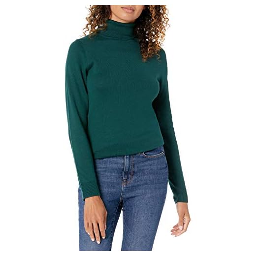 25 Cozy Winter Outfit Ideas for Women (Style Guide) Turtleneck Sweater