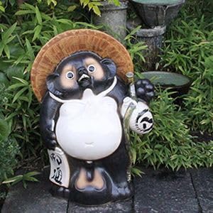 Amazon.co.jp: 信楽焼 25号福ひねり狸 たぬき タヌキ 開運