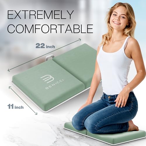 Image of Comfortable Bath Kneeler and Elbow Kneeling Rest Pad for Baby Bathing Parents - Painless Foam Mat with Toy Organizer Pockets - Quick Drying, Foldable, Non-Slip for Baby and Toddler Bathing - Green