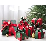 Quirix クリスマスツリーの飾り 7 点セット、クリスマス オブジェ絶妙な正方形のギフトボックス、ギフトと個人使用の両方に適しており、コーヒーショップや部屋に暖かいクリスマスの雰囲気を簡単に作り出します。 (紅緑松果)