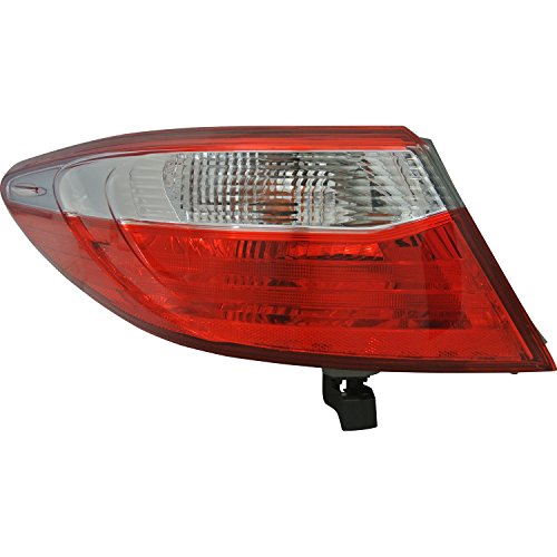 TYC 11-6738-00-1 Toyota Camry Replacement Tail Lamp