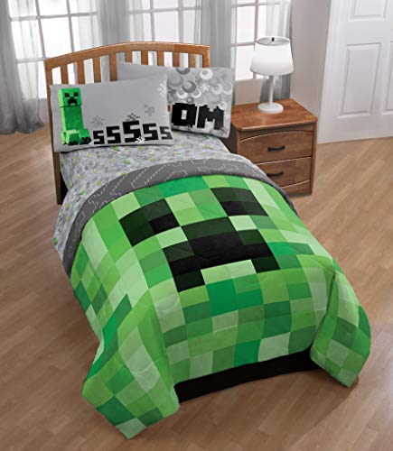 Image of Jay Franco Minecraft Creeper 5 Piece Full Bed Set - Includes Reversible Comforter & Sheet Set - Super Soft Fade Resistant Microfiber - (Official Minecraft Product)