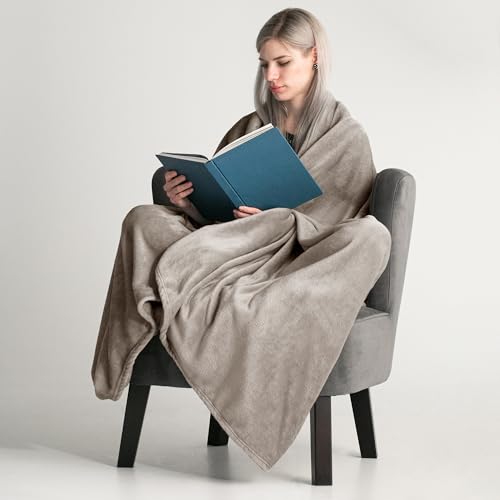 DecoKing Kuscheldecke 150x200 cm Cappuccino Decke Microfaser Tagesdecke Fleece weich sanft kuschelig beige Mic