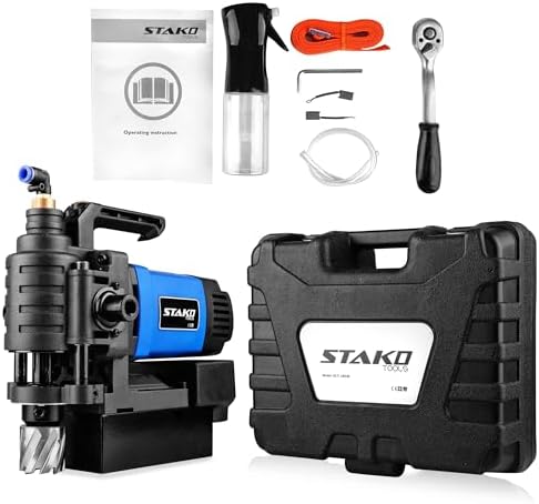 Magnetbohrmaschine in Aktion auf einer Baustelle