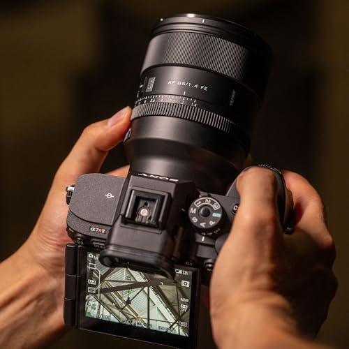 Image of VILTROX 85mm F1.4 Pro FE Full Frame Lens Auto Focus Large Aperture Prime Portrait Lens with Hyper VCM Motor Compatible with Sony E-Mount Cameras a7c a7RII a7RIII a7RIV a7SIII a9 FX3 A1 A93 ZVE1