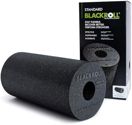 BLACKROLL® STANDARD - Originale Faszienrolle (30 x 15 cm), Fitness-Rolle zur Selbstmassage von Rücken und Beine, effektive Massagerolle für funktionales Training, mittlere Härte, M