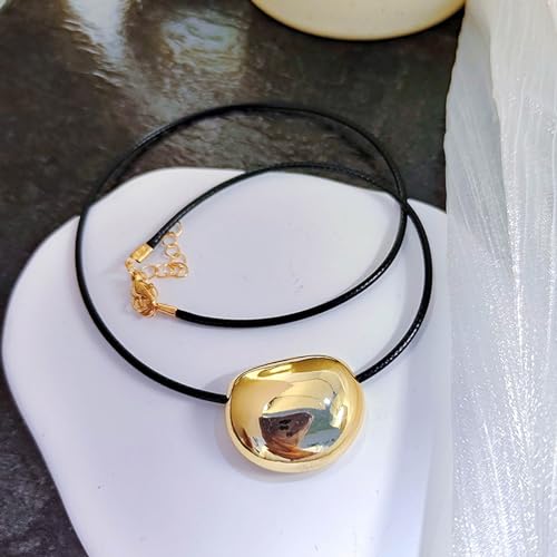 Stylish Metal Oval Shaped Neckchain Geometric Pendant Necklace Adjustable PU Leather Cord Clavicle Chain Elegant Jewelry3