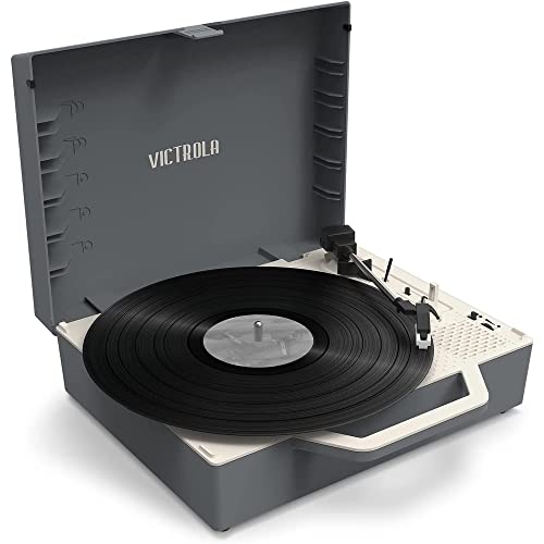 Victrola Re-Spin Tourne-Disque Valise Durable avec Diffusion des vinyles sur Haut-parleurs par Bluetooth | Fabriqué à partir de 25% de Plastique recyclé | Gris | VSC-725SB-GRA-INT - Les Beatles, Paul McCartney, John Lennon, RIngo Starr, George Harrison Victrola Re-Spin Tourne-Disque Valise Durable avec Diffusion des vinyles sur Haut-parleurs par Bluetooth | Fabriqué à partir de 25% de Plastique recyclé | Gris | VSC-725SB-GRA-INT