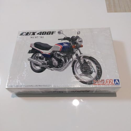 CBX400F Aoshima 35 modèle plastique haute précision historique