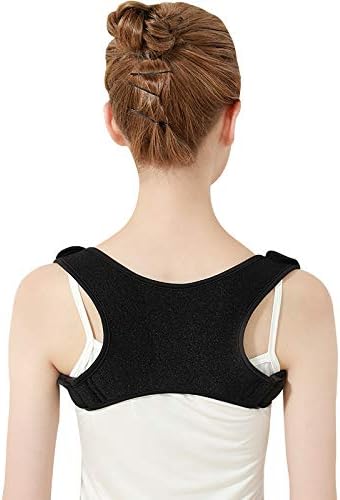 correttore di postura per adolescenti sotto i vestiti