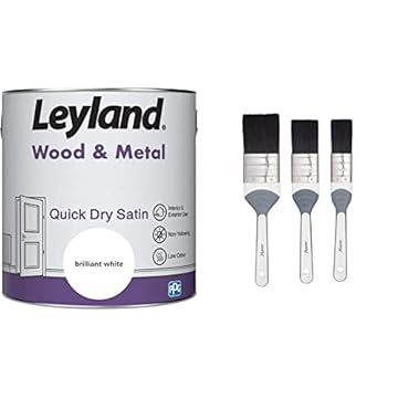 Leyland 423431 Wood & Metal Quick Dry Satin, 2.5 litres, white & Harris 102021010 Seriously Good Woodwork Gloss No-Loss Paint Brushes, 3 Brush Pack, 1", 1.5", 2"