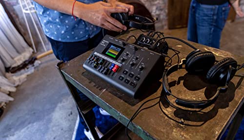 ZOOM R12 MultiTrak mobiler 8-Spur-Recorder und kompaktes Kreativ-Tonstudio für Musiker, per Touchscreen aufnehmen, schneiden, editieren, loopen, kopieren, Effekte integrieren, produzieren