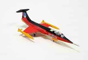 Amazon | HerpaW 1/200 F-104G ドイツ空軍 第34戦闘爆撃戦隊 25