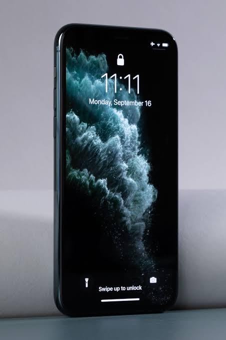 Generic iPhone 12 OLED Replacement Display - Image 2