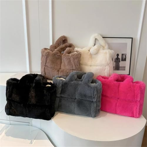 Sac en peluche spacieux pour ne plus manquer de place en hiver - 7