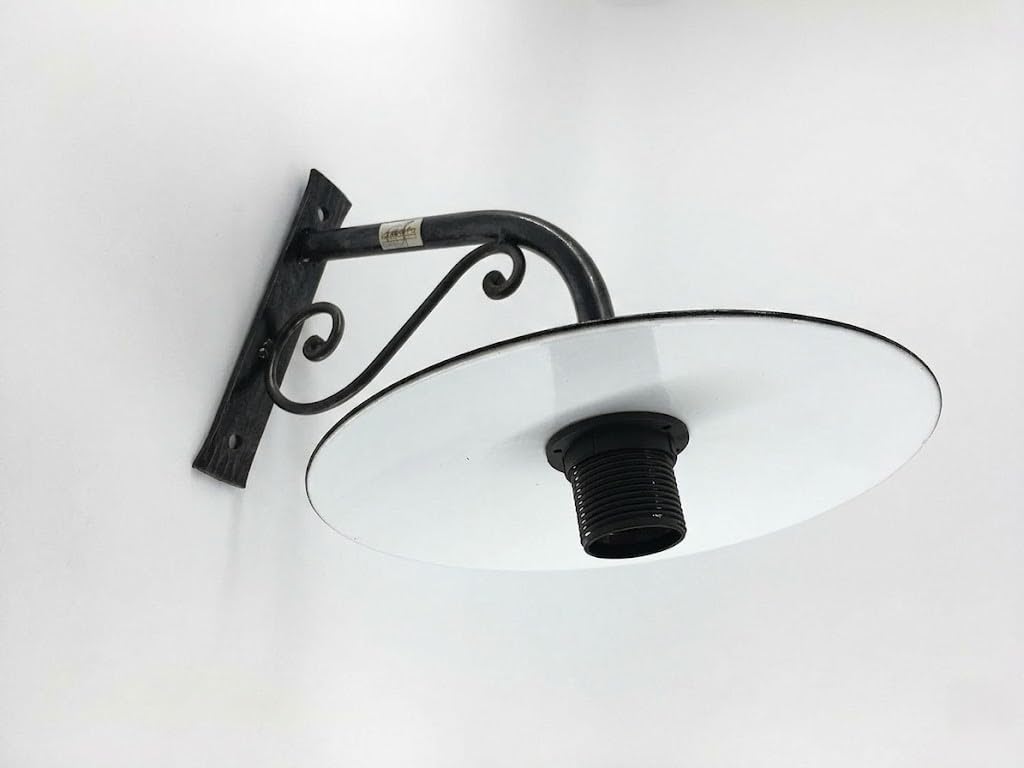 Lampada da parete in ferro battuto con piatto smaltato modello Smart