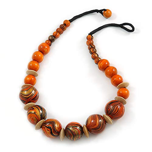 Collier chunky perles de bois léger pour sublimer un décolleté sans lourdeur