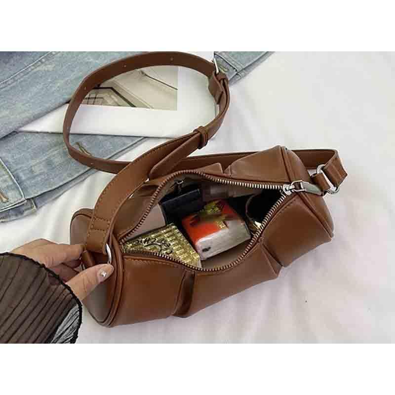 Retro hand-held PU cylindrical bag for women, niche pleated texture, commuting shoulder bag, crossbody bag4