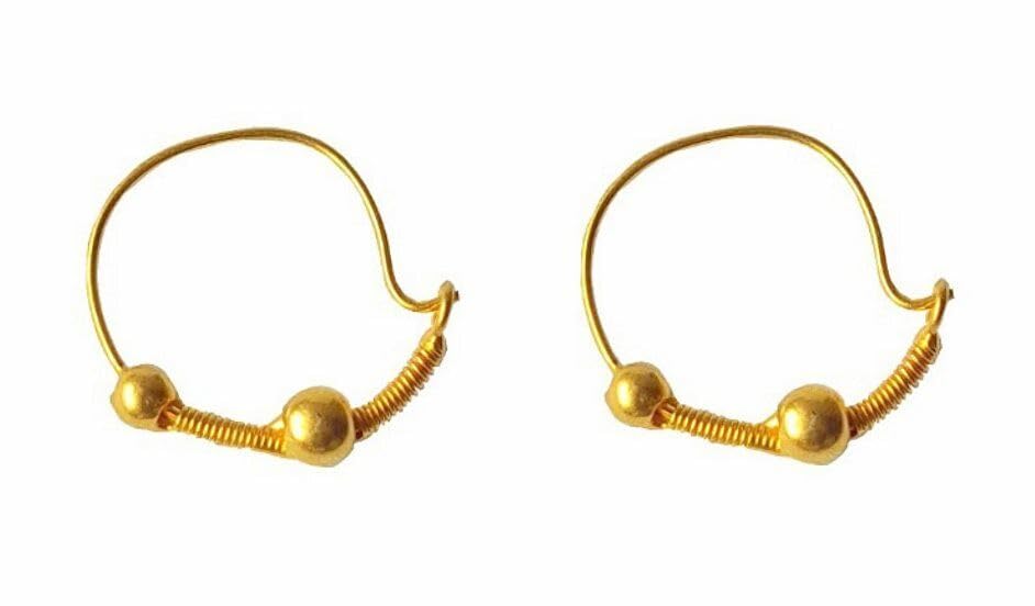 Boucles d'oreilles créoles en or jaune 22K à double perle pour une élégance intemporelle