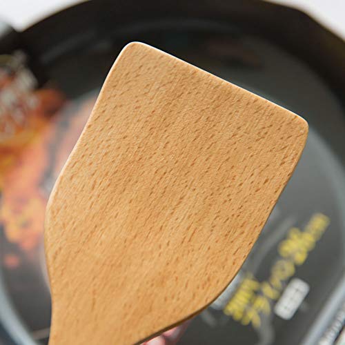 和洋どちらの食卓にも馴染む、ナチュラルな雰囲気が魅力。本体にはフック穴があるので壁に掛けられ、収納に便利です。キッチンにただ置いてあるだけでお洒落な雰囲気になりそうですね。