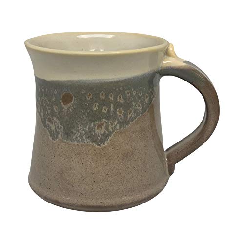 Clay in Motion Medium Mug (Desert Sand)