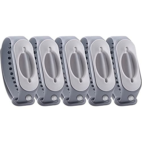 Bracelet de désinfection Cleanbrace gris pour rester serein lors de vos déplacements