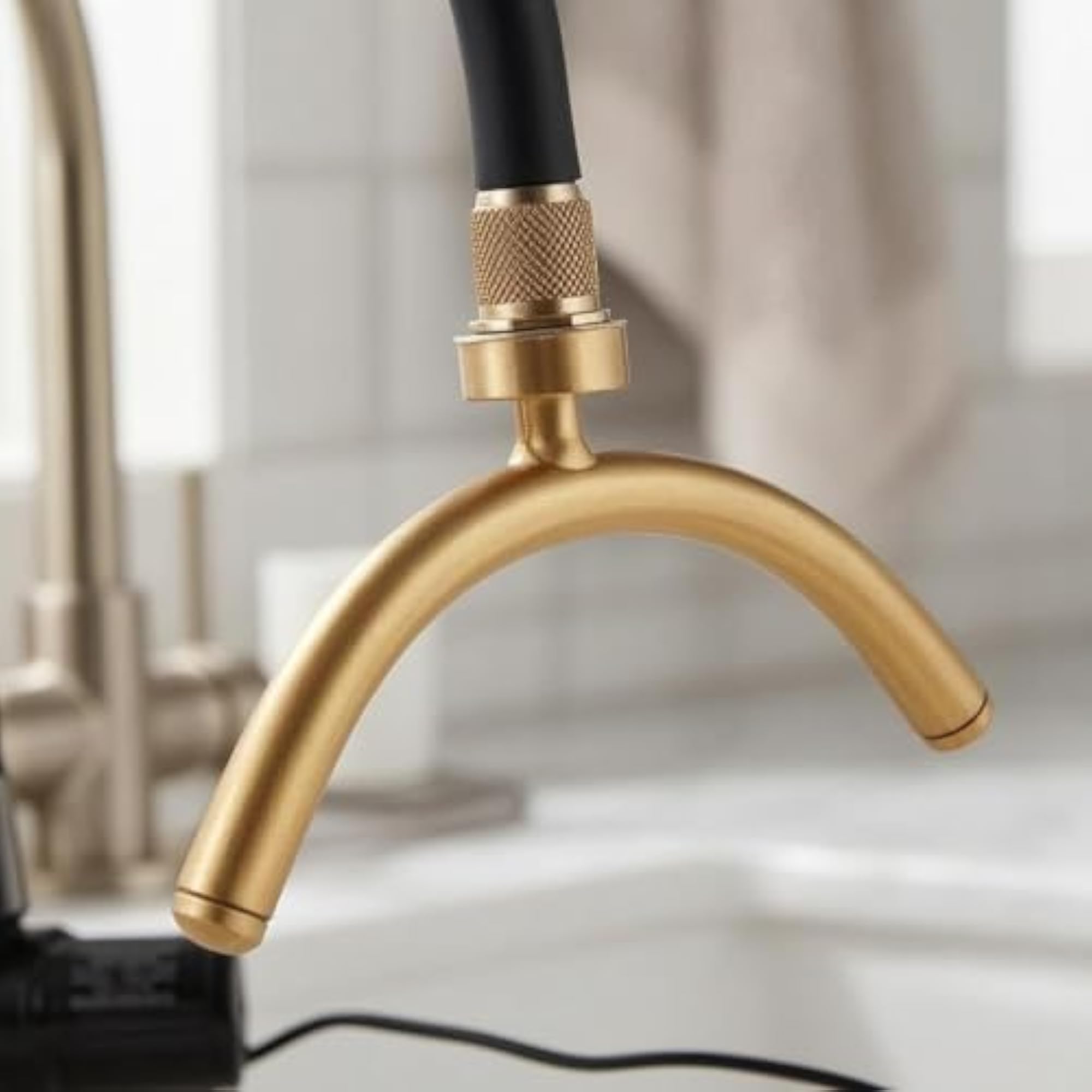 Flexible Hose Hair Washing Circulation Device