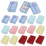 Jede Schmuckschachtel hat einen herausnehmbaren Innenschaumstoff mit winzigen Schlitzen, um Ringe, Ohrringe und Halsketten zu halten und Ihr Geschenk gut zu schützen. Schön und praktisch!