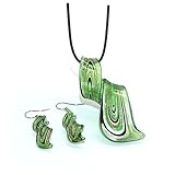 Élégance : Le pendant earring necklace set vert avec pendentifs en spirale en verre apporte une touche raffinée pour soirées, mariages ou événements festifs, offrant un style qui chaque tenue sans effort