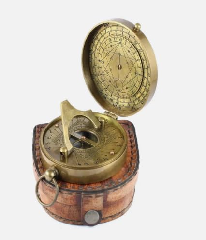 Brújula de reloj de sol antigua de latón – Instrumento de navegación marítima vintage con estuche de cuero miniatura 6