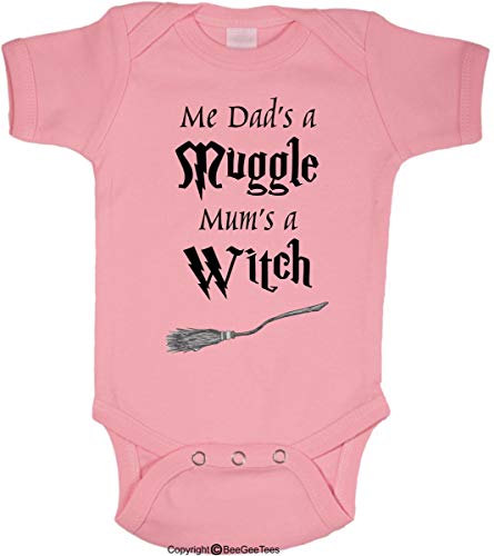 Image of BeeGeeTees Me Dad's A Mug Mum's A Witch Funny Baby Cute Wizard Bodysuit