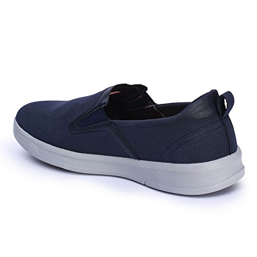 Image of Campus Men Sphere Walking Shoes