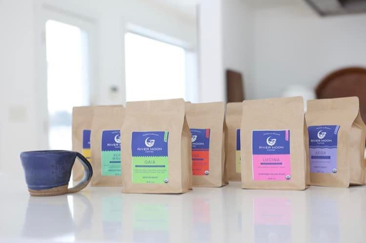 Miniatura 6 de Lucid Blue Dark Roast - Grano entero  Café de cáñamo  12 onzas  Sin OMG  100 mg de aceite de semillas de cáñamo prensado en frío infundido