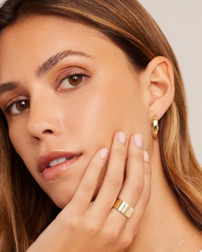 gorjana - Rose Hoops 13/16" - 18k Gold Plated Brass - Hinge Closure - Surgical Steel Post - Timeless Elegant Design - Daily Earring Wear3